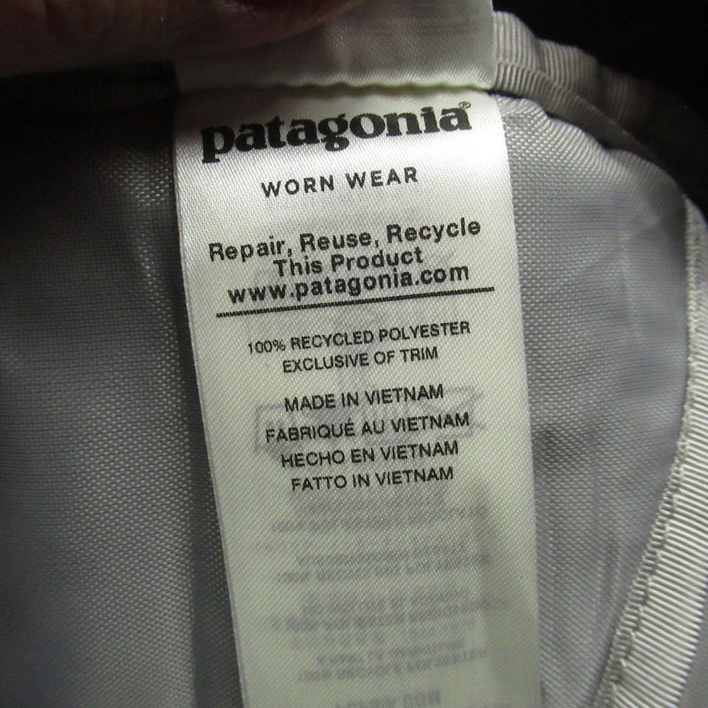 Patagonia Arbor Day Pack 20L One Size Black Water Resistant Adjustable Hike LOGO